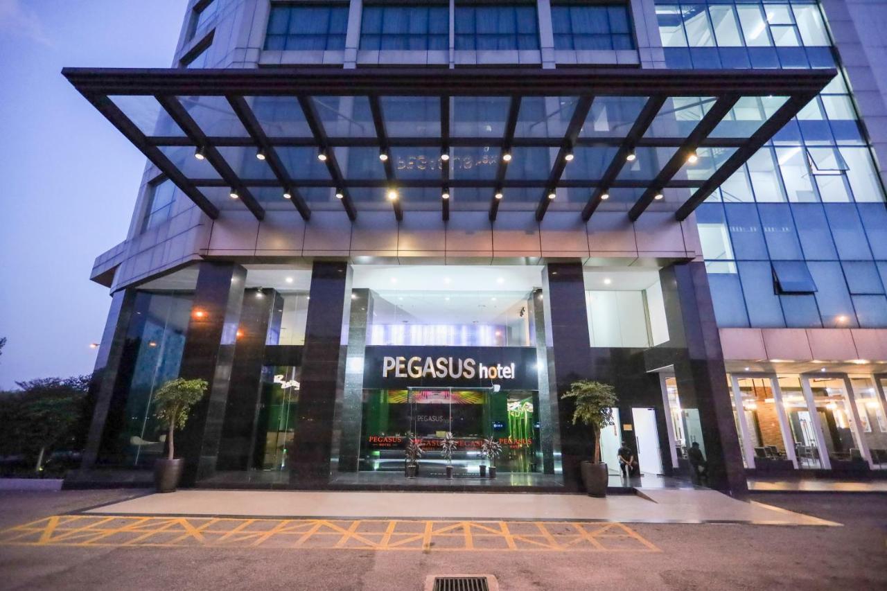Pegasus Hotel Shah Alam Bagian luar foto